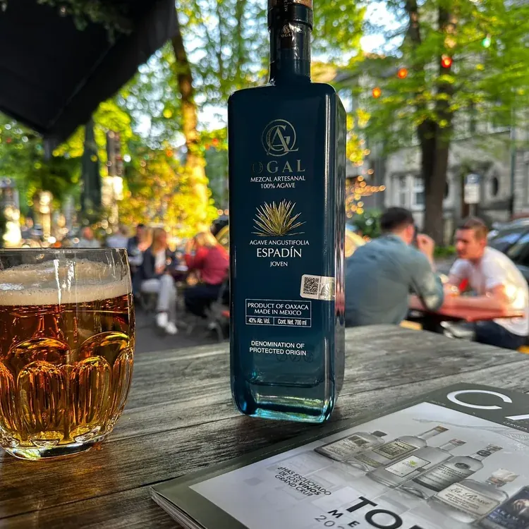 Maestro mezcalero — OGAL Casa Santa Quinta